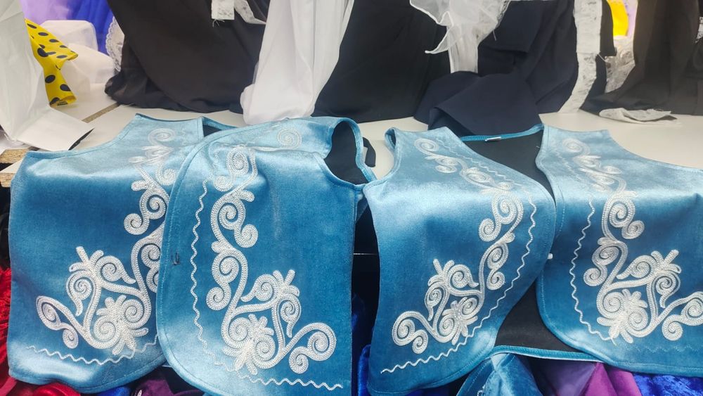 Продам жилетки в казахском стиле для мальчиков