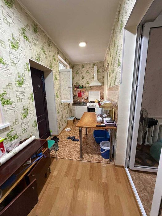 Продаётся 2х комн квартира на 1 этаже Ор-р 6 микрорайон Узбегим