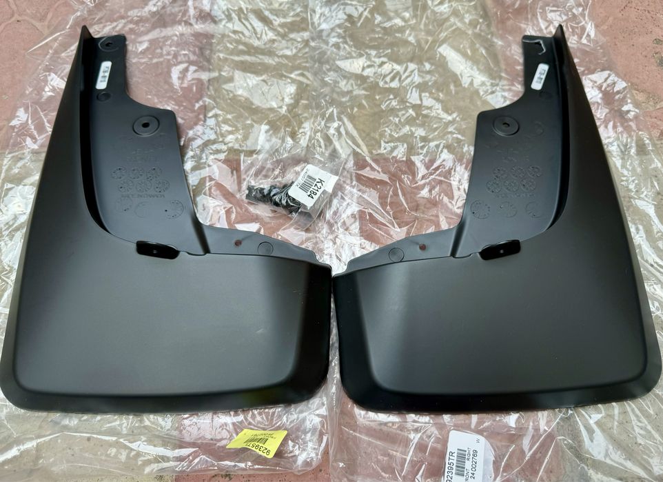 Оригинальные брызговики 4Runner Limited, новые, 285ый кузов, 2шт перед