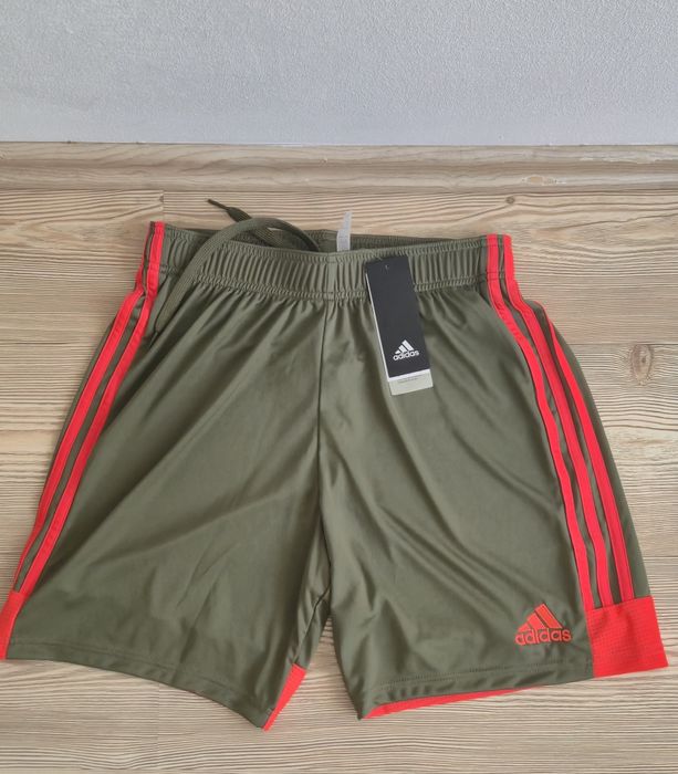 Pantaloni scurți Adidas