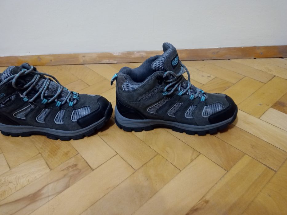 Продавам маратонки Red head original