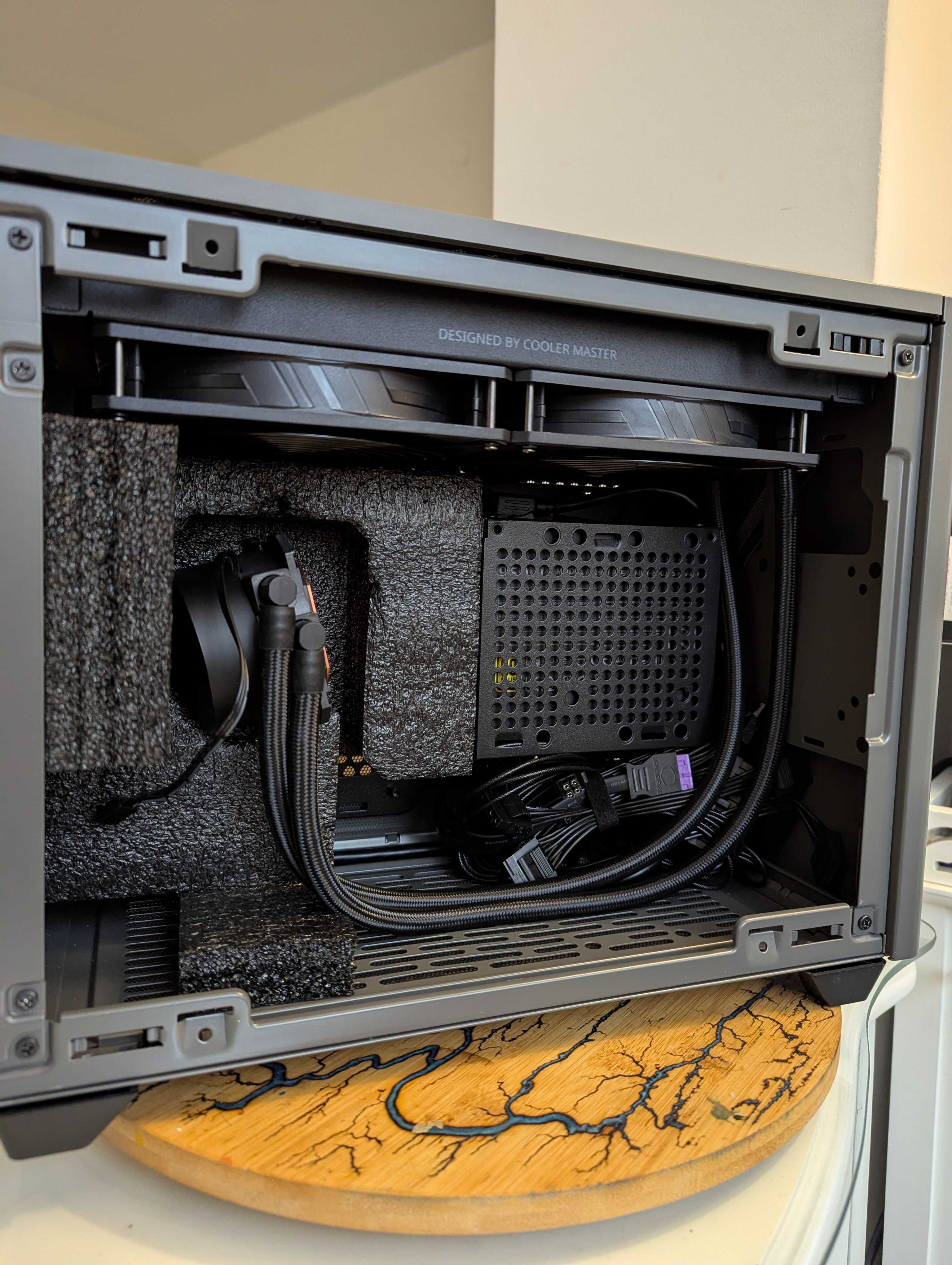 Cooler Master NR200P MAX Mini ITX кутия, AIO и PSU  (ново, с гаранция)