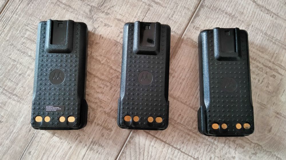 Schimb / Vând Baterii statie Motorola Dp2400/Dp2600.   Nefolosite
