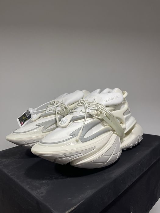 Balmain Unicorn Triple White