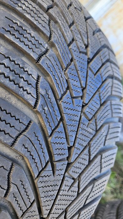 4бр гуми 225 40 18 дот 22 кумхо