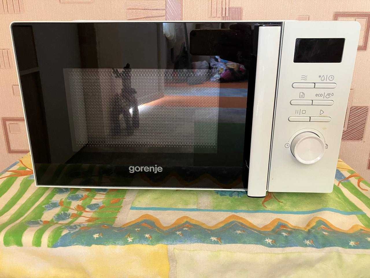 Чисто нова микровълнова Gorenje 800W – не е използвана!