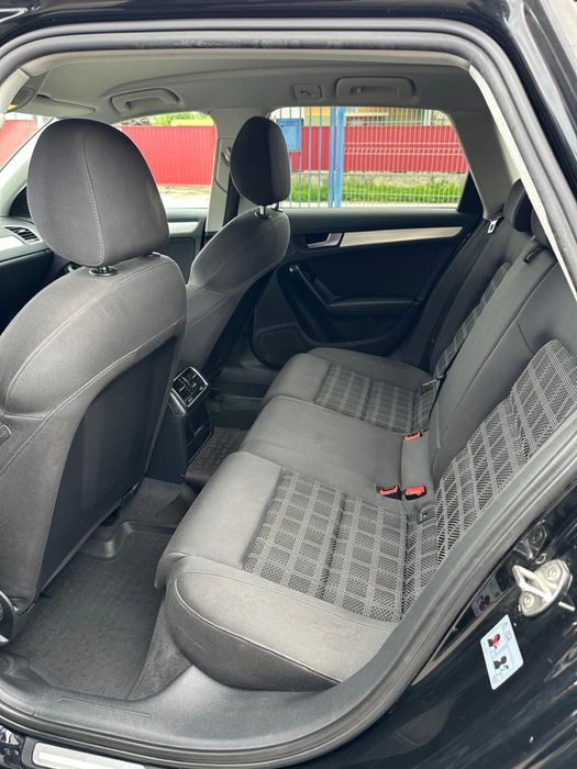 Vând Audi A4 B8 2011