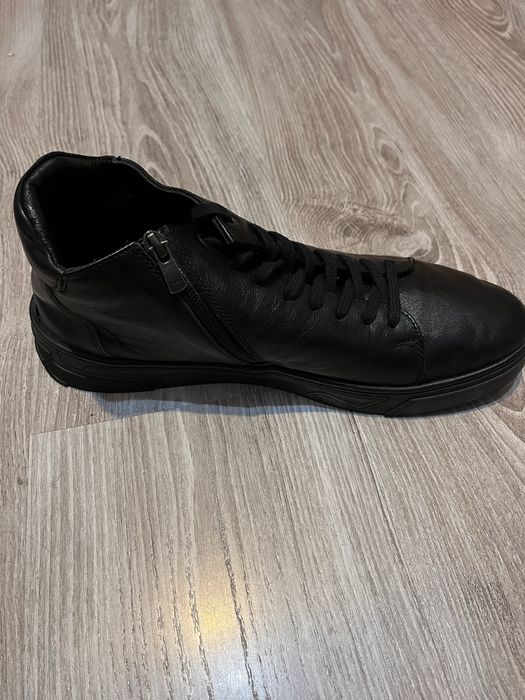Pantofi din piele naturala