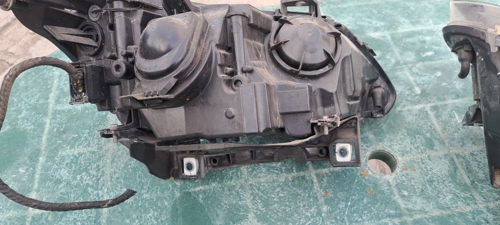 FAR  BMW seria 5  E60 facelift fără xenon volan partea stânga