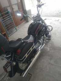 Chopper cruizer moto sotiladi