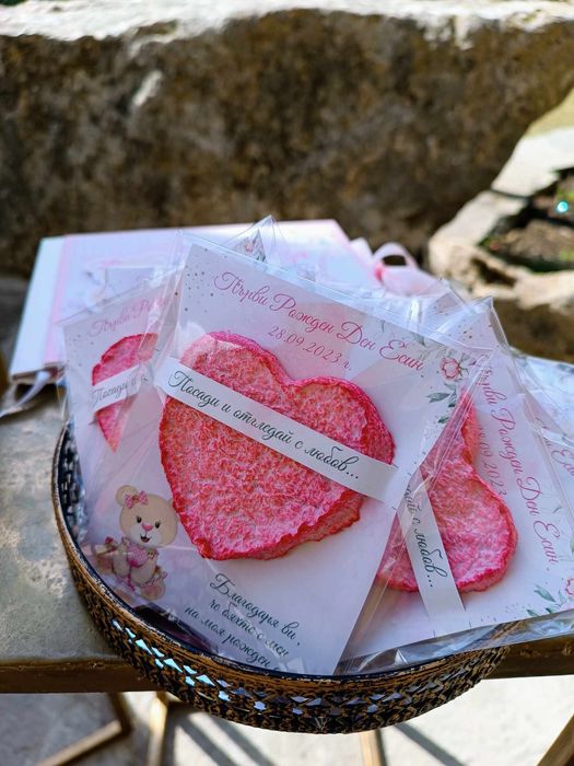 Подаръчета за гости - сърца за засаждане