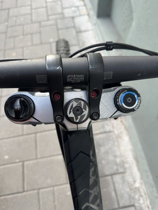 Vând YT Tues AL downhill