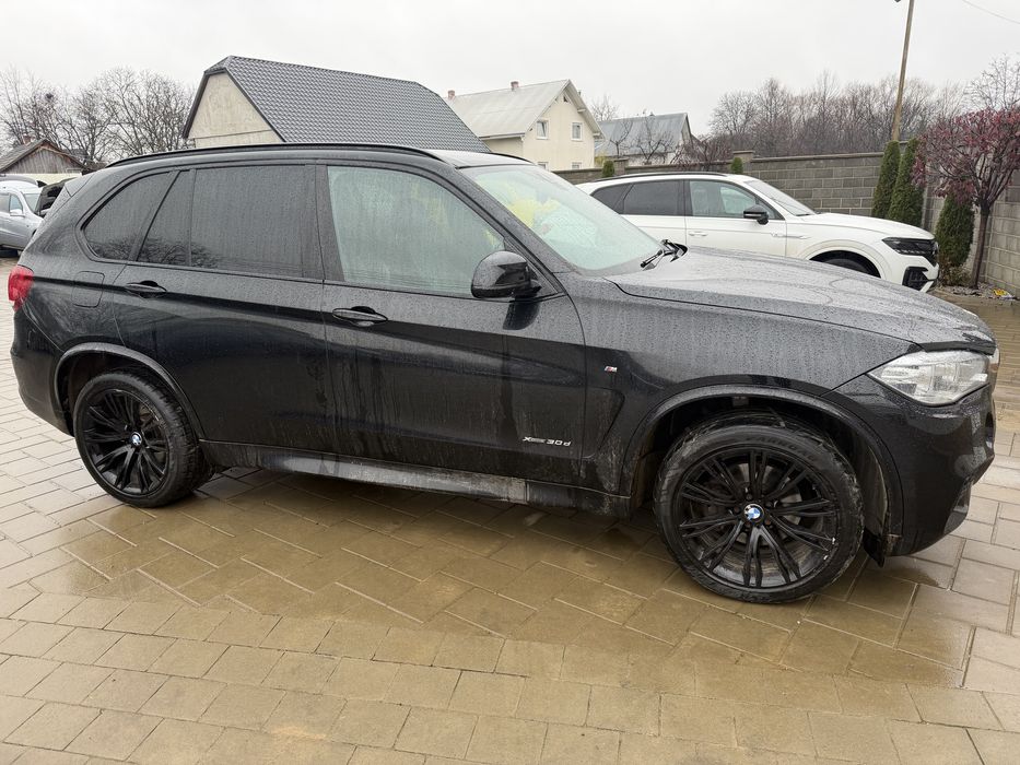 Dezmembrez bmw x5 f15 pachet m , 3.0 diesel 258 cai