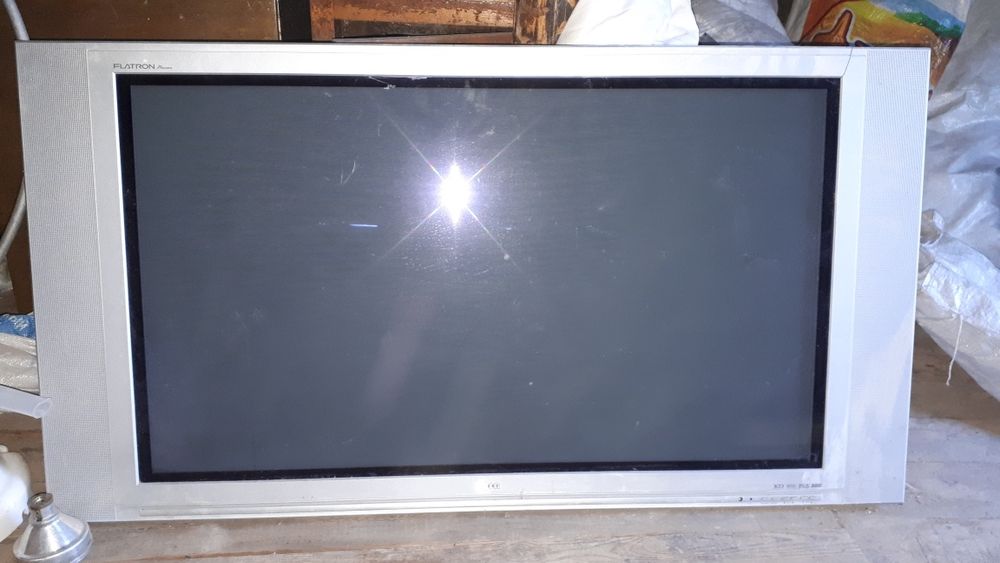 Продам телевизор LG rt-42px10