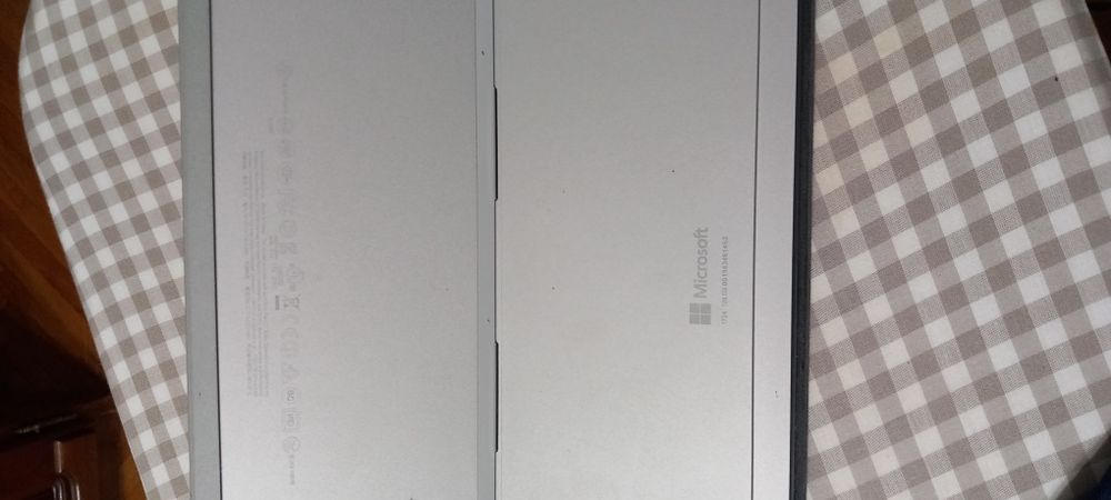 Tableta/Laptop Microsoft Surface Pro 4 cu incarcator