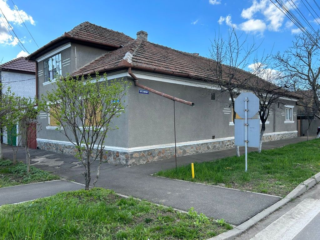 Inchiriez casa(regim hotelier) 5 camere Gai