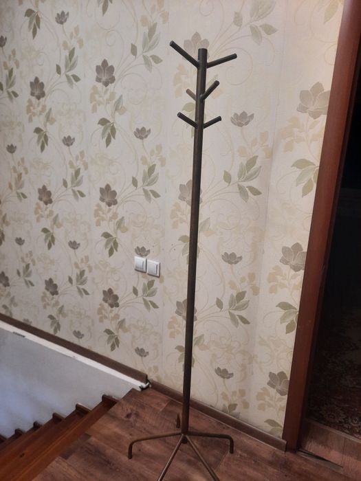 Продам   вешалку