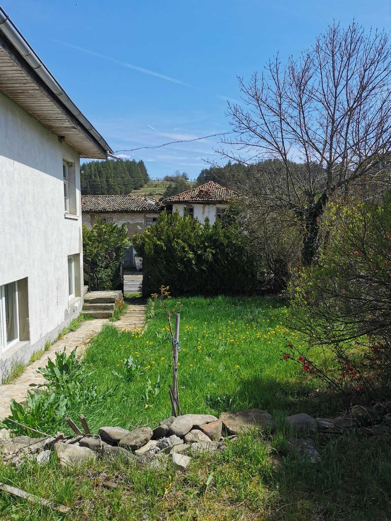 Продава се Къща в Варна, Червен площад - 270 кв.м за 260 €/кв.м - Снимка #3