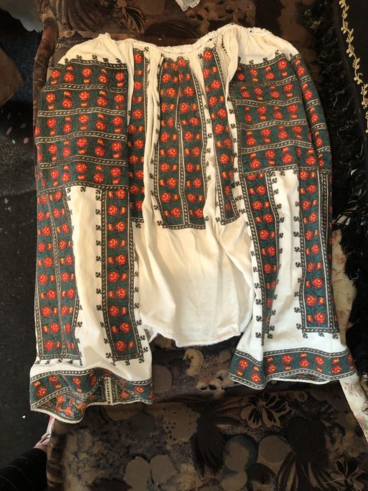 Costum popular autentic