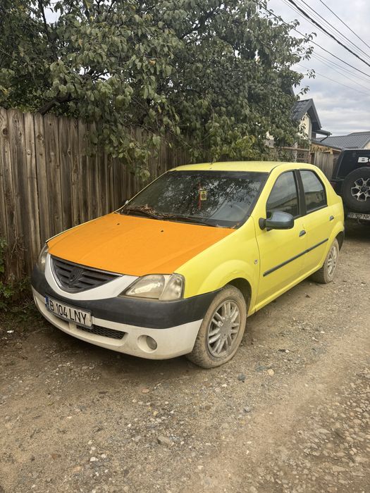 Vând Dacia Logan