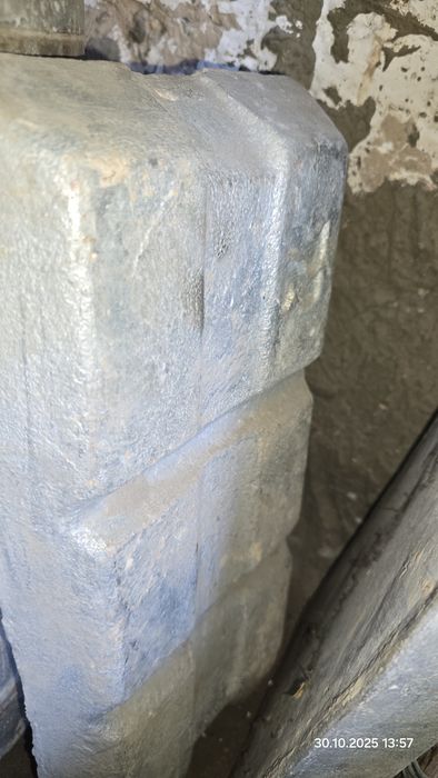 Цинк в чушках 99,99%