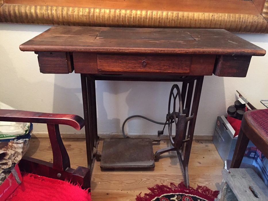 Mașină de Cusut Veritas 15 Vintage cu Masă din Lemn E135532