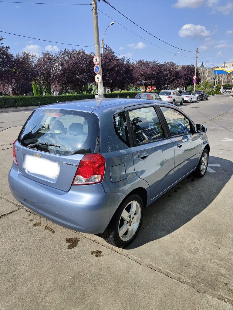 Vând Chevrolet Aveo