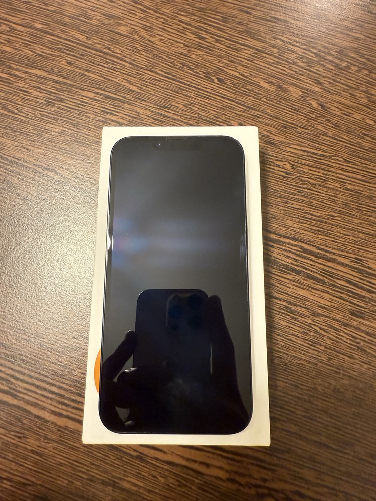 IPhone 13 128 gb Midnight ca nou