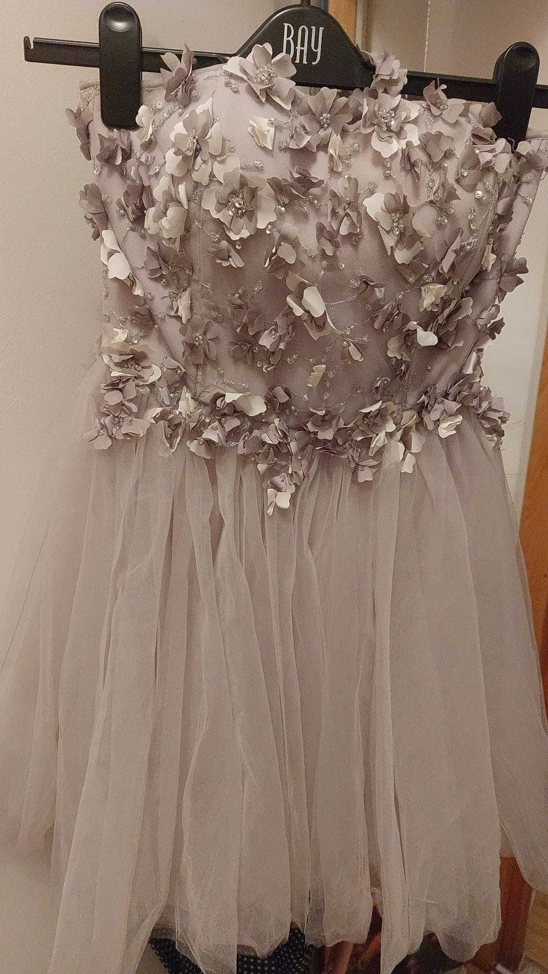 Vand rochie eleganta, in stare foarte buna, marimea 36