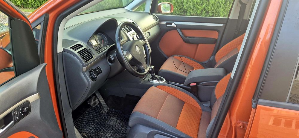 Vând vw touran cross