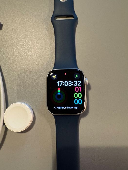 Продавам Apple Watch SE, 44mm