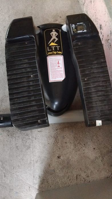 Тренажёр для ног, бёдер и поясници