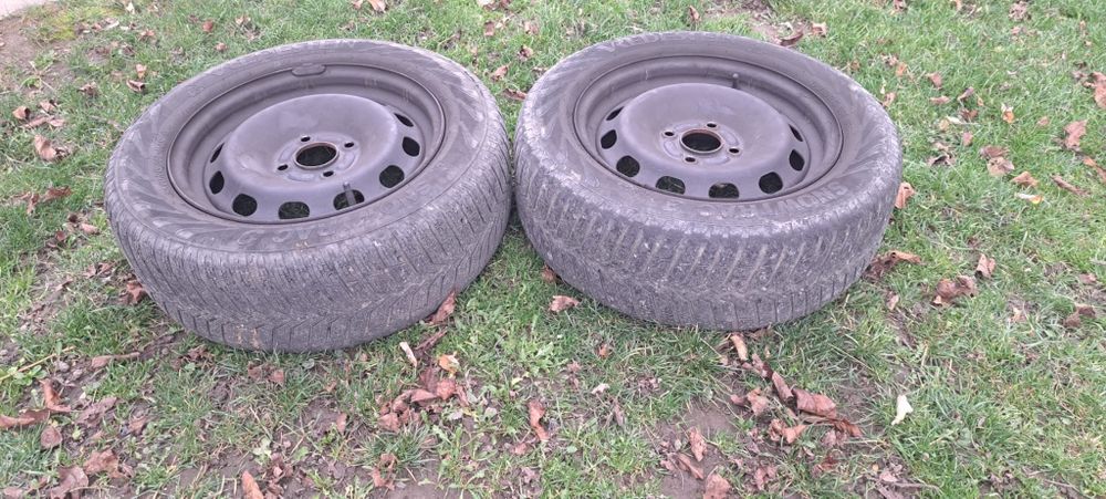 Vînd 4 genți ford pe 15