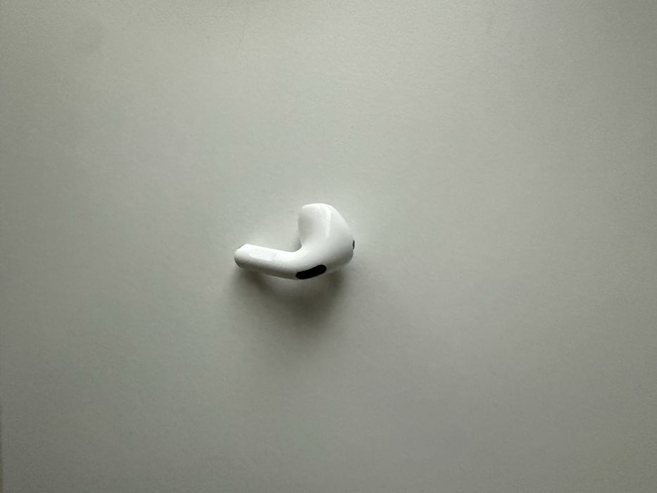 Cutie Airpods 4 + casca stanga ORIGINALE