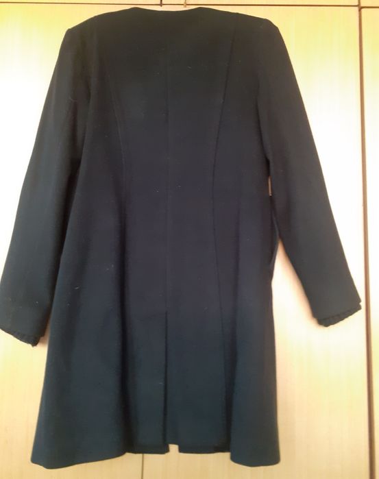 Продавам елегантно дамско палто