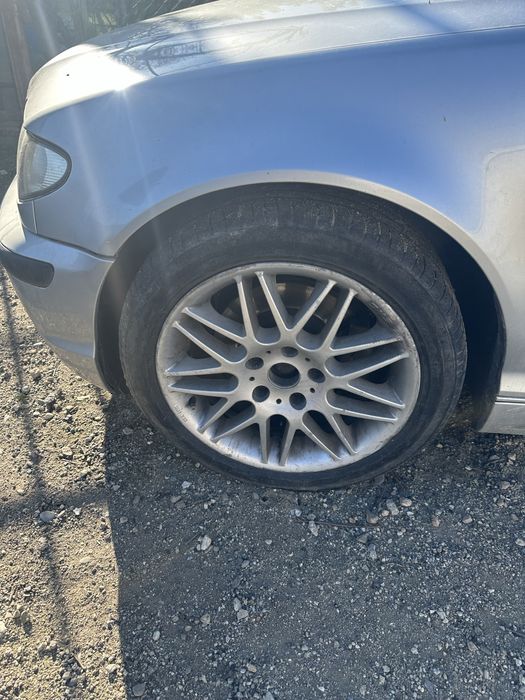 Продавам 2 броя бмв Е46 2.0 дизел 150 на части