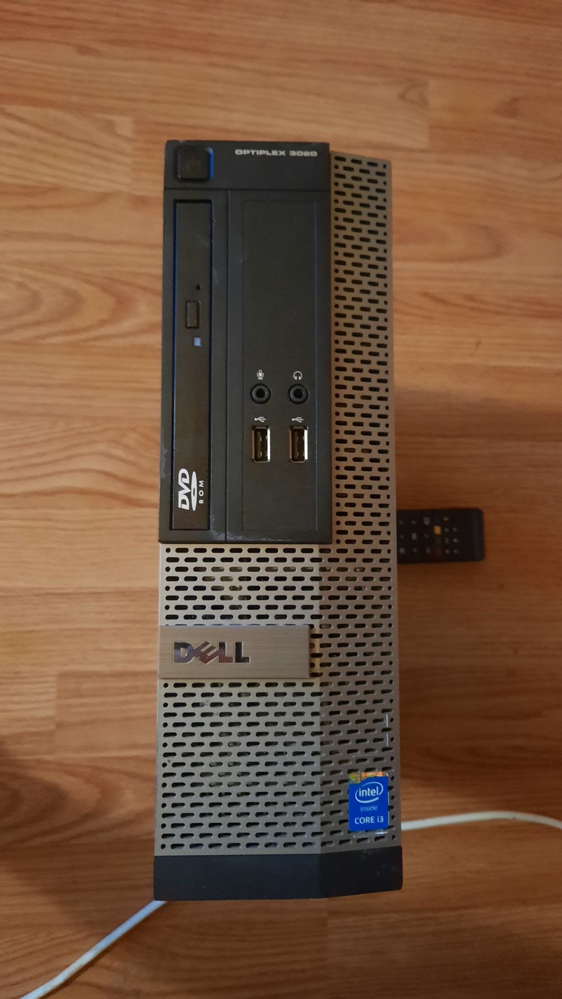 Vând PC Dell procesor i3