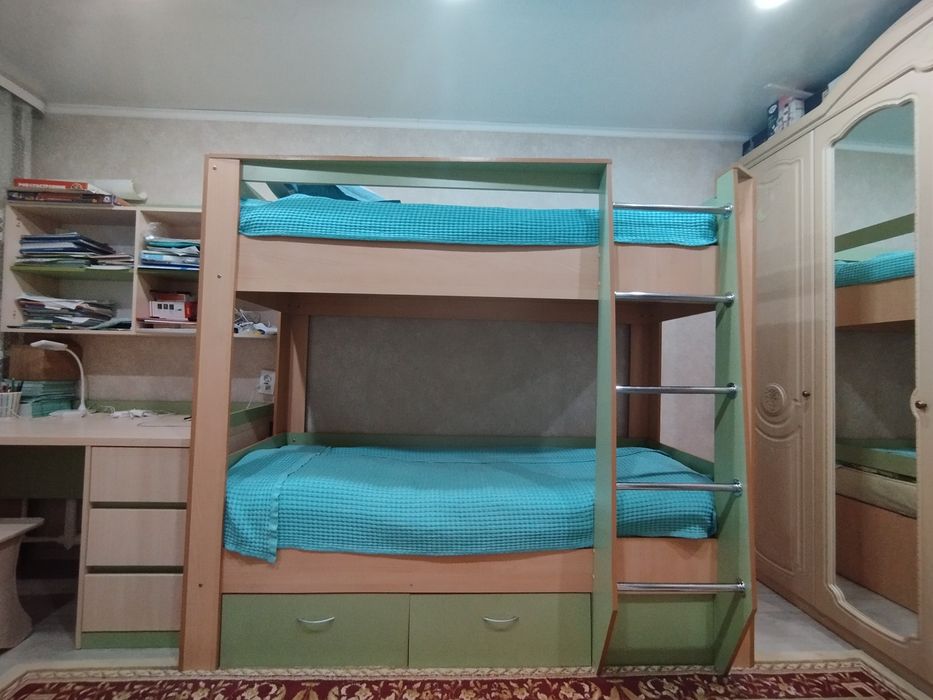 Продам двухярусную кровать