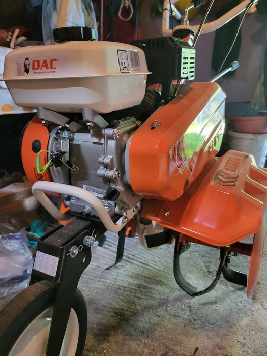 Motosapa pe benzina - noua - factura cu garantie 2 ani