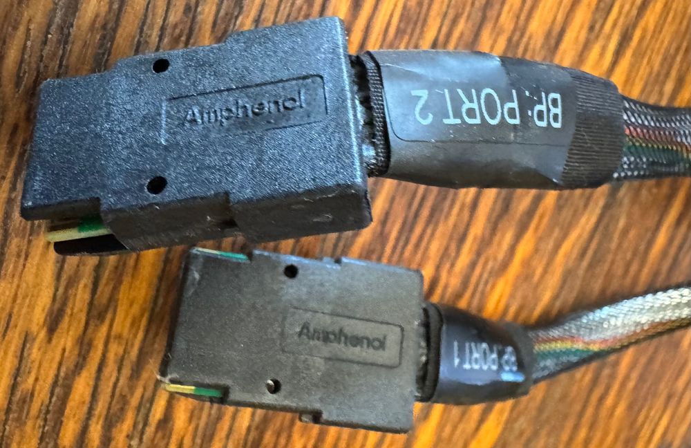 Controller RAID HP Smart Array P440 2GB FBWC + cablu SAS original