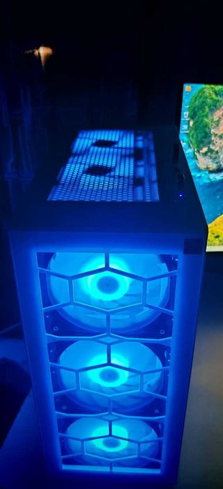 Топ Геймърско РС I5 14400/32Gb D5/1TB SSD/RX 6700XT 12Gb/WiFi&BT/Гаран