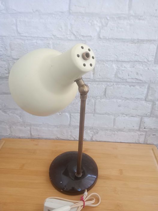 Стара лампа настолна