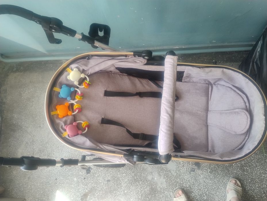 Vând căruț 3 in 1 baby care