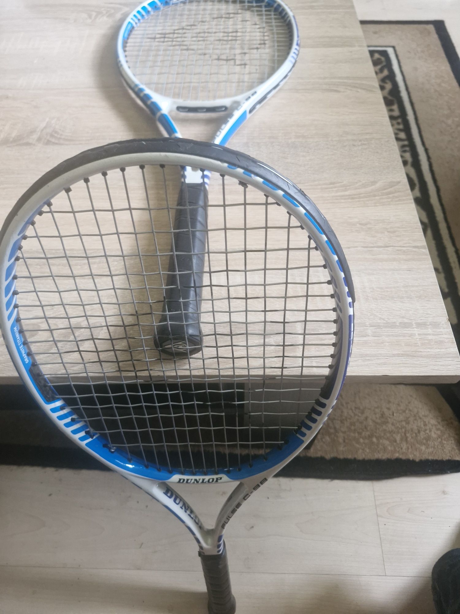 Vând 2 rachete tenis Dunlop