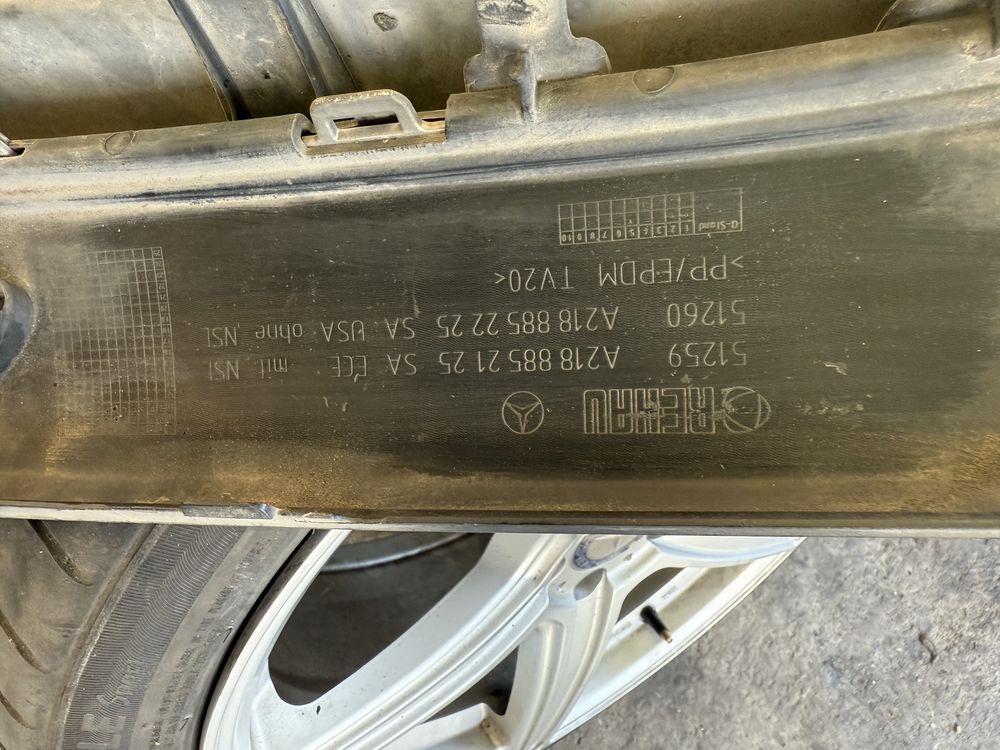 Оригинален Дифузьор от амг броня за cls w218 с накрайници