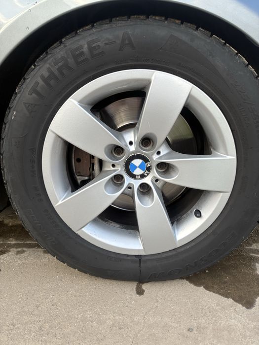 Jante BMW cu anvelope iarna 225/55 r16
