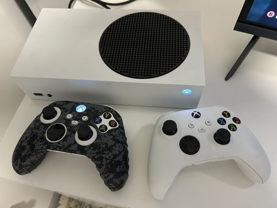 Xbox series s б/у