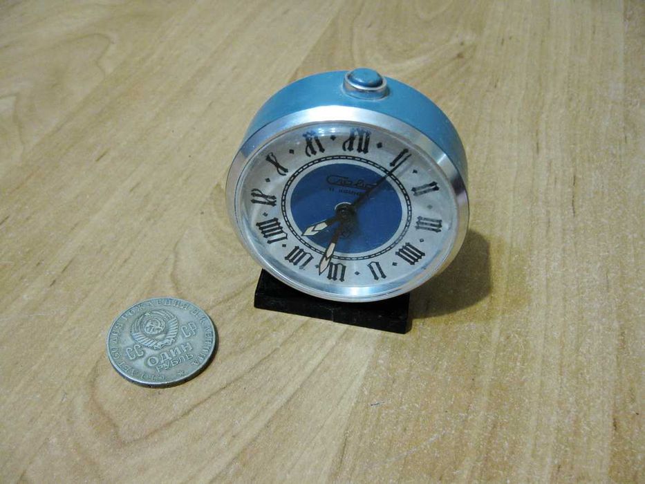 Советский будильник Слава - в рабочем состоянии.