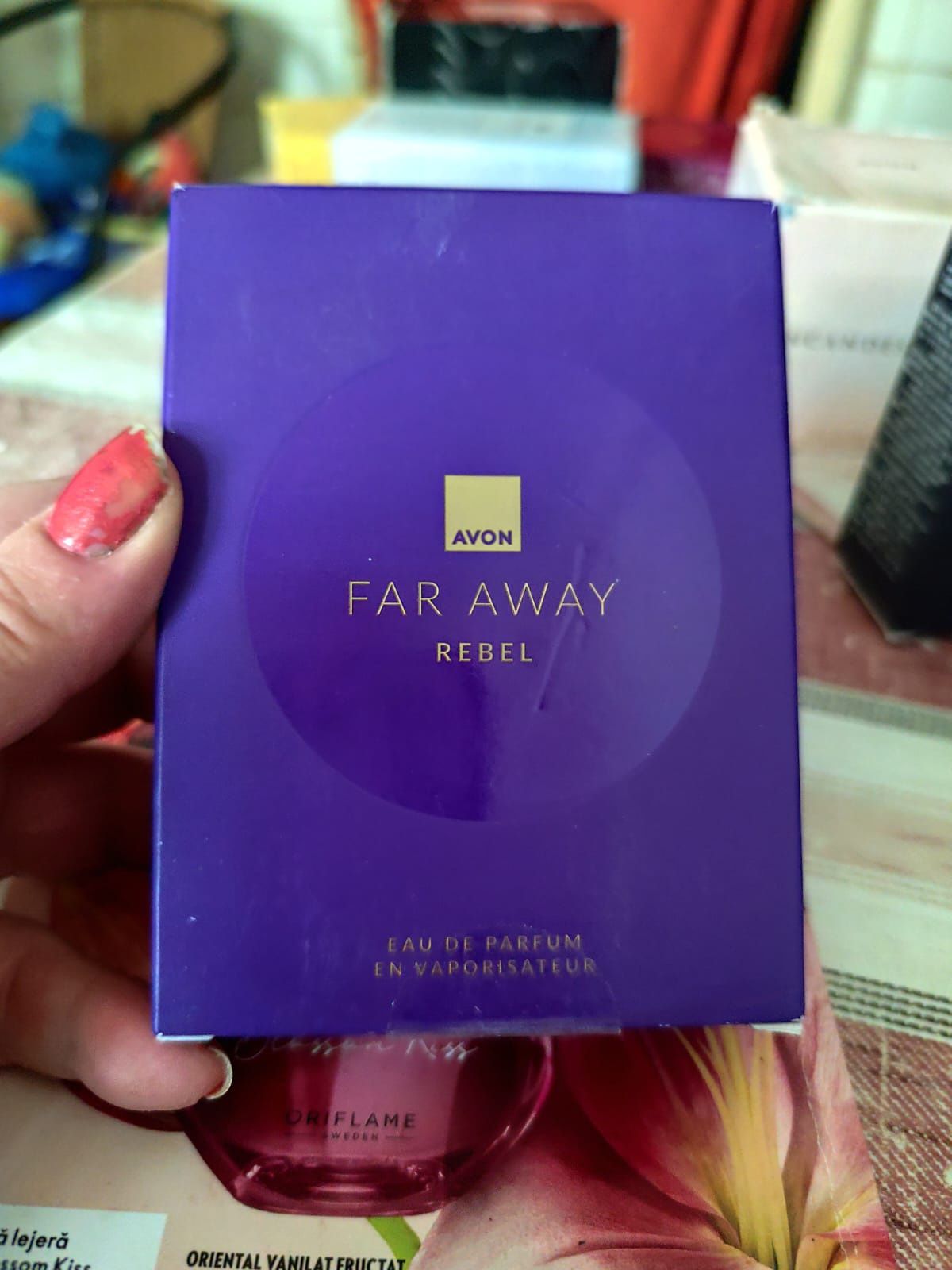 4 Far Away Avon 180 lei