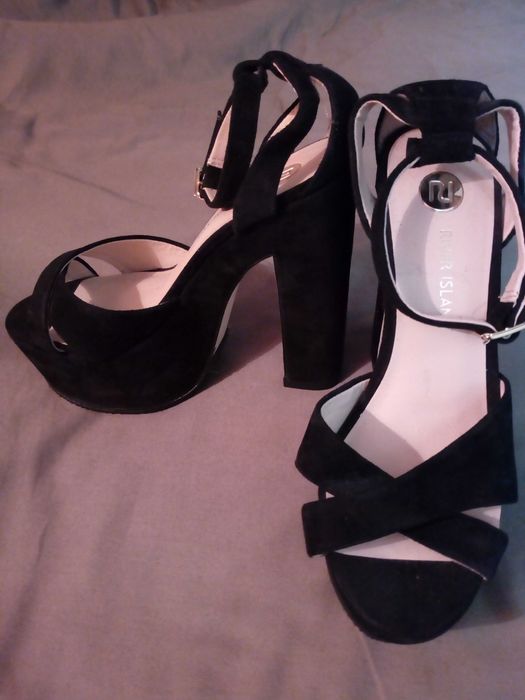 Нови обувки от естествен велур "River Island"